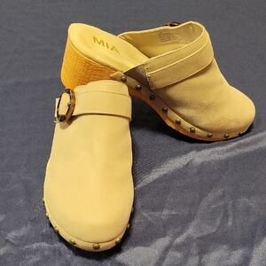 MIA Women's Cream Mules with Buckle Detail